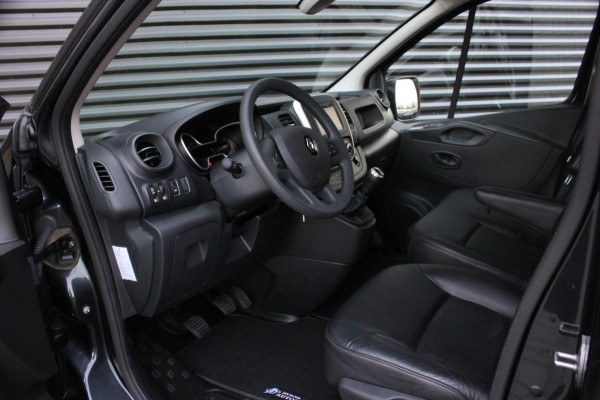 Renault Trafic 2.0 dCi T29 L2H1 Work Edition FULL BLACK / SIDE- BARS / TREKHAAK / NAVIGATIE / VERLAAGD / CRUISE CONTROL / LEDEREN