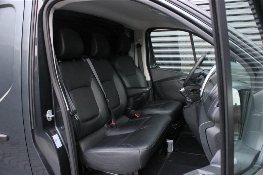 Renault Trafic 2.0 dCi T29 L2H1 Work Edition FULL BLACK / SIDE- BARS / TREKHAAK / NAVIGATIE / VERLAAGD / CRUISE CONTROL / LEDEREN