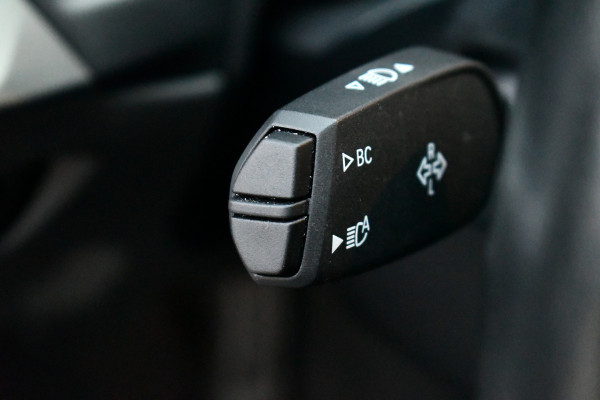 BMW 3 Serie 330D M-Sport Pro Pano H/K HUD El-zetels Parelmoer-wit!