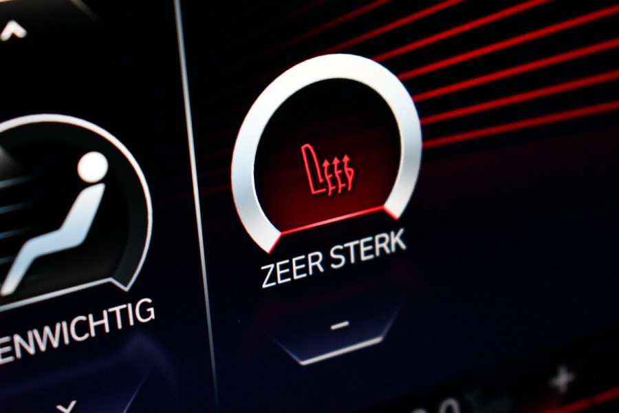 BMW 3 Serie 330D M-Sport Pro Pano H/K HUD El-zetels Parelmoer-wit!