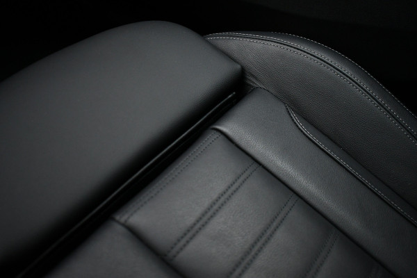 BMW 3 Serie 330D M-Sport Pro Pano H/K HUD El-zetels Parelmoer-wit!