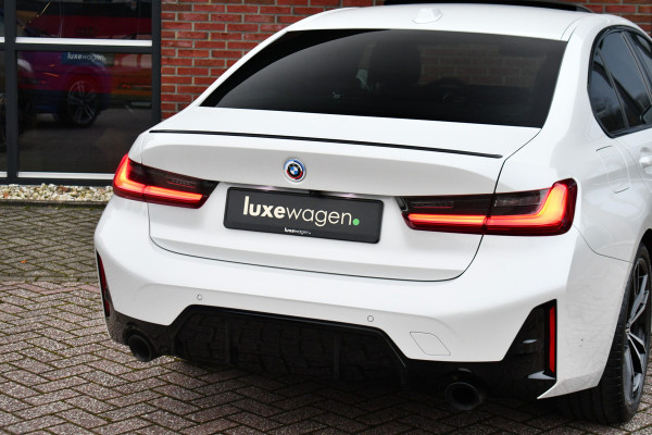 BMW 3 Serie 330D M-Sport Pro Pano H/K HUD El-zetels Parelmoer-wit!