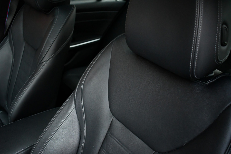 BMW 3 Serie 330D M-Sport Pro Pano H/K HUD El-zetels Parelmoer-wit!