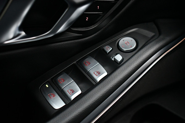BMW 3 Serie 330D M-Sport Pro Pano H/K HUD El-zetels Parelmoer-wit!