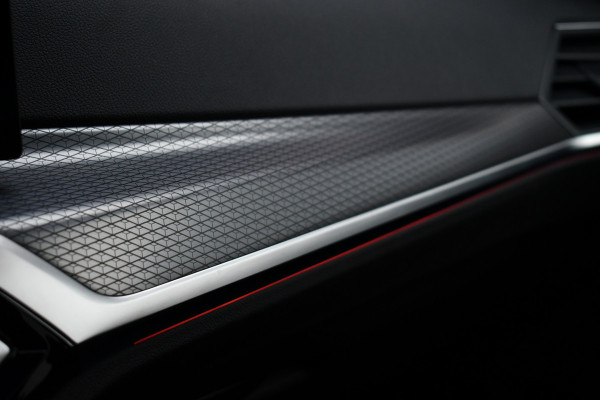 BMW 3 Serie 330D M-Sport Pro Pano H/K HUD El-zetels Parelmoer-wit!