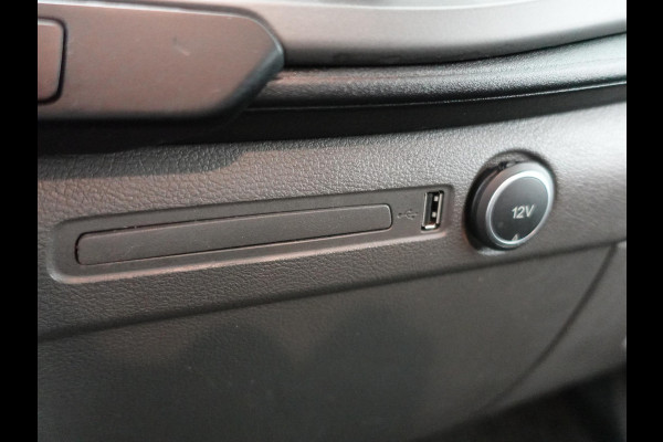 Ford Transit Custom 131pk Automaat L1H1 Trend 2x Schuifdeur Trekhaak Cruise control Airco Euro6 3-zits