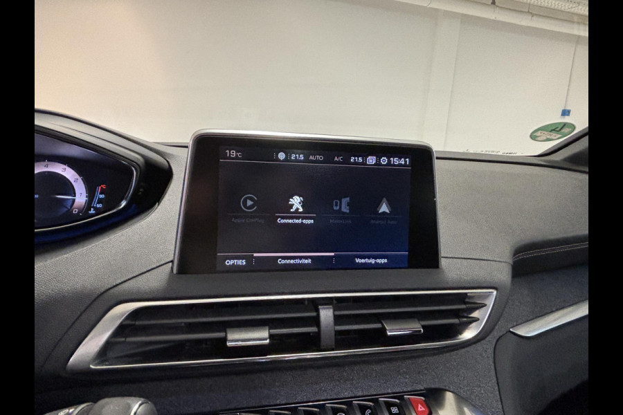 Peugeot 5008 1.6 PureTech GT-Line 7 pers | Panoramadak | Trekhaak afneembaar | Leder | Memory | Stoelverwarming | elektrisch verstelbare stoelen | Navi | Android auto / Apple carplay | Elektrische achterklep | Achteruitrijcamera