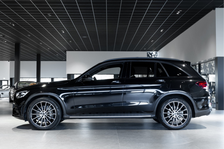 Mercedes-Benz GLC 200 4-M AMG Night|Panorama|20"|Trekhaak|MBUX|Spoorpakket|Sfeerverlichting|Treeplanken|New Service