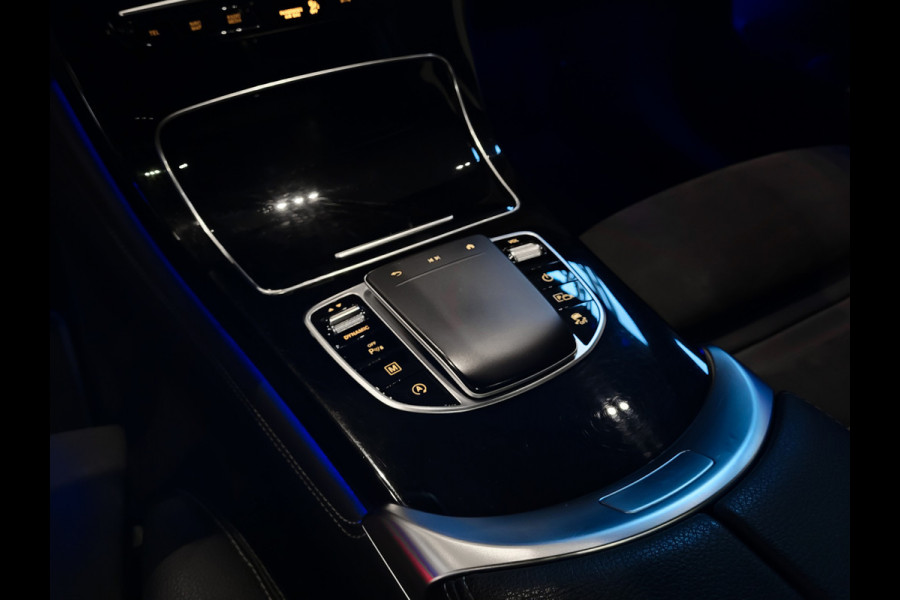 Mercedes-Benz GLC 200 4-M AMG Night|Panorama|20"|Trekhaak|MBUX|Spoorpakket|Sfeerverlichting|Treeplanken|New Service