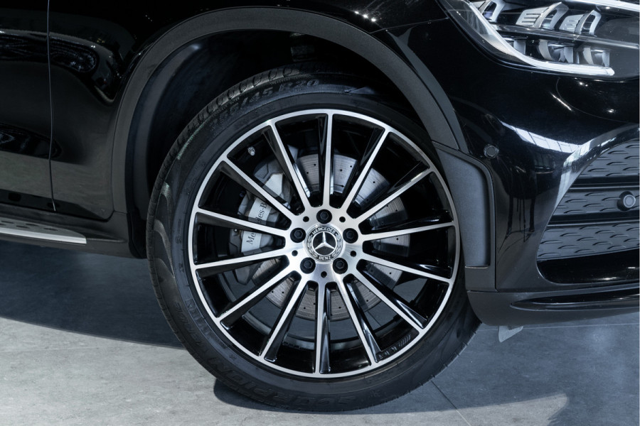 Mercedes-Benz GLC 200 4-M AMG Night|Panorama|20"|Trekhaak|MBUX|Spoorpakket|Sfeerverlichting|Treeplanken|New Service