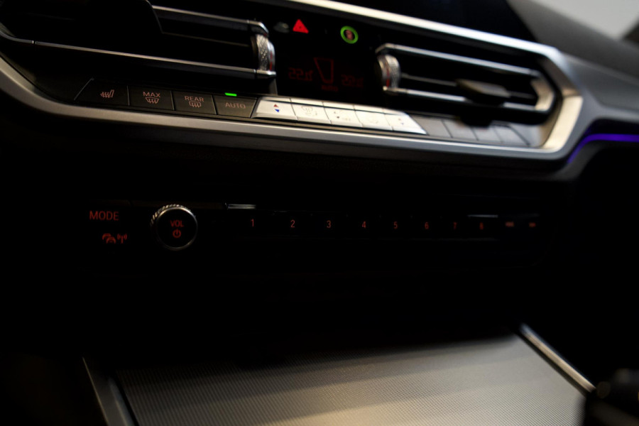 BMW 3-serie 330i PANO| M-SPORT| MARGE| LASER LED|