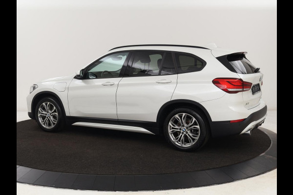 BMW X1 xDrive25e Sport Line | Stoelverwarming | Camera | Full LED | Sportstoelen | Keyless | Navigatie | Climate control | Parkeerhulp | Cruise control | DAB | Bluetooth