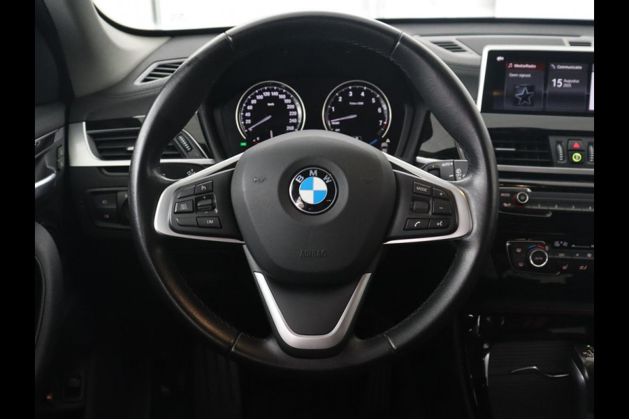 BMW X1 xDrive25e Sport Line | Stoelverwarming | Camera | Full LED | Sportstoelen | Keyless | Navigatie | Climate control | Parkeerhulp | Cruise control | DAB | Bluetooth