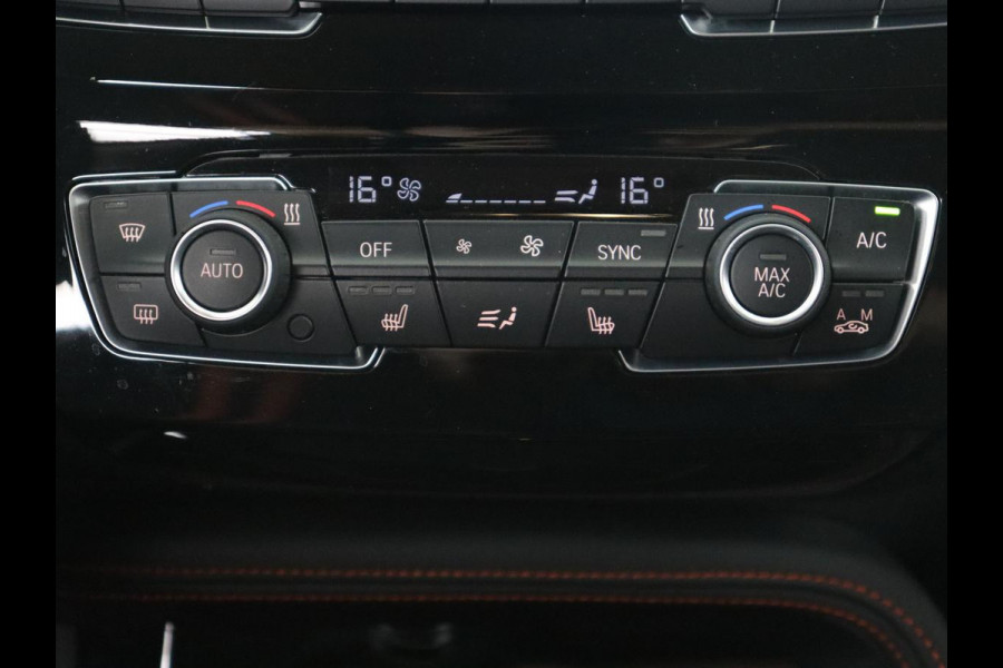 BMW X1 xDrive25e Sport Line | Stoelverwarming | Camera | Full LED | Sportstoelen | Keyless | Navigatie | Climate control | Parkeerhulp | Cruise control | DAB | Bluetooth