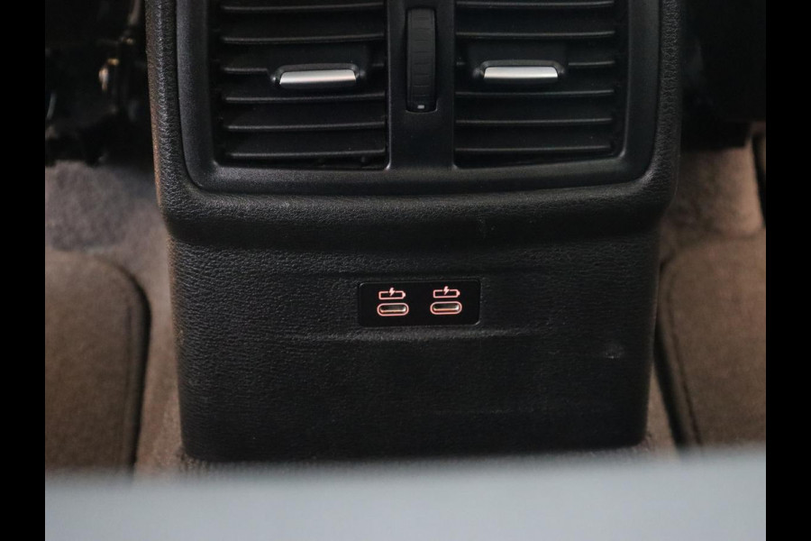 BMW X1 xDrive25e Sport Line | Stoelverwarming | Camera | Full LED | Sportstoelen | Keyless | Navigatie | Climate control | Parkeerhulp | Cruise control | DAB | Bluetooth