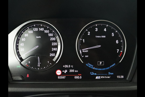 BMW X1 xDrive25e Sport Line | Stoelverwarming | Camera | Full LED | Sportstoelen | Keyless | Navigatie | Climate control | Parkeerhulp | Cruise control | DAB | Bluetooth