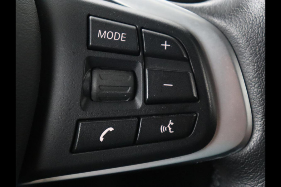 BMW X1 xDrive25e Sport Line | Stoelverwarming | Camera | Full LED | Sportstoelen | Keyless | Navigatie | Climate control | Parkeerhulp | Cruise control | DAB | Bluetooth