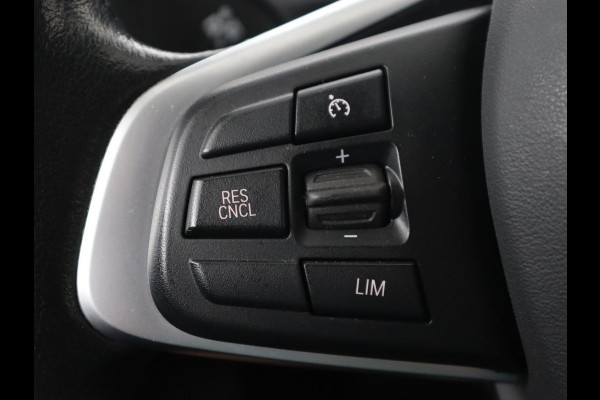 BMW X1 xDrive25e Sport Line | Stoelverwarming | Camera | Full LED | Sportstoelen | Keyless | Navigatie | Climate control | Parkeerhulp | Cruise control | DAB | Bluetooth