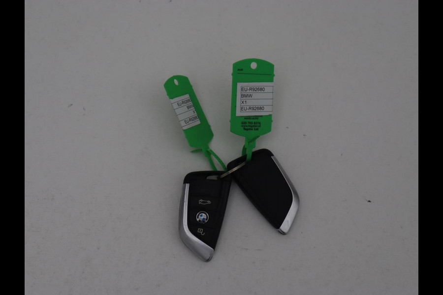 BMW X1 xDrive25e Sport Line | Stoelverwarming | Camera | Full LED | Sportstoelen | Keyless | Navigatie | Climate control | Parkeerhulp | Cruise control | DAB | Bluetooth