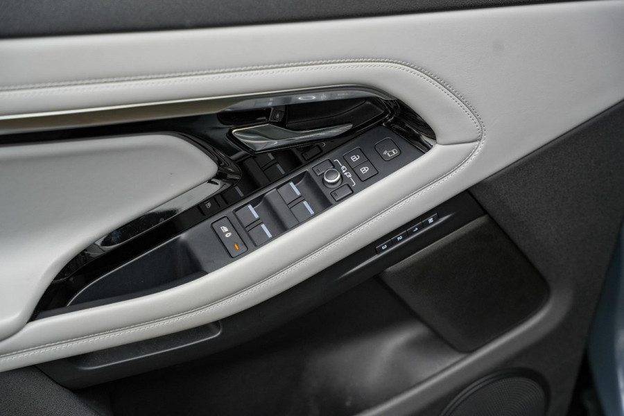 Land Rover Range Rover Evoque 2.0 P300 AWD R-Dynamic HSE Adapt. Cruise Virtual Dash Matrix LED Two Tone Leder Meridian Keyless