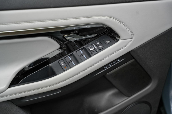 Land Rover Range Rover Evoque 2.0 P300 AWD R-Dynamic HSE Adapt. Cruise Virtual Dash Matrix LED Two Tone Leder Meridian Keyless