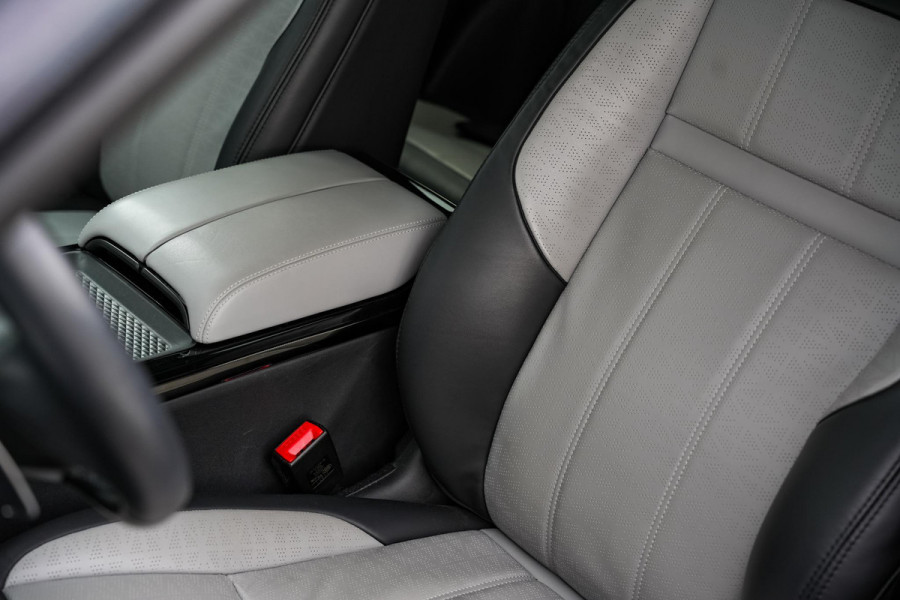 Land Rover Range Rover Evoque 2.0 P300 AWD R-Dynamic HSE Adapt. Cruise Virtual Dash Matrix LED Two Tone Leder Meridian Keyless