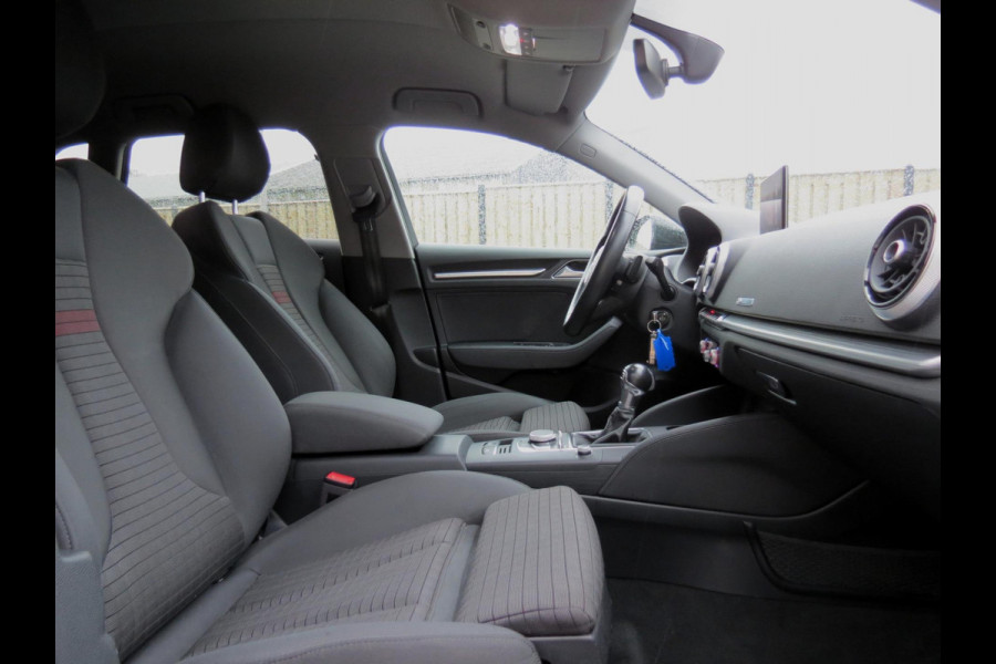 Audi A3 Sportback 1.0 TFSI Sport S Line Edition | AUTOMAAT | AIRCO | STOELVERWARMING |