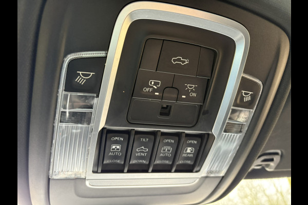 Dodge Ram 1500 5.7 V8 Laramie Night - PANO - LUCHTVERING - LPG - 22 inch - NL AUTO