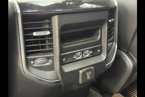 RAM 1500 5.7 V8 Laramie Night - PANO - LUCHTVERING - LPG - 22 inch - NL AUTO