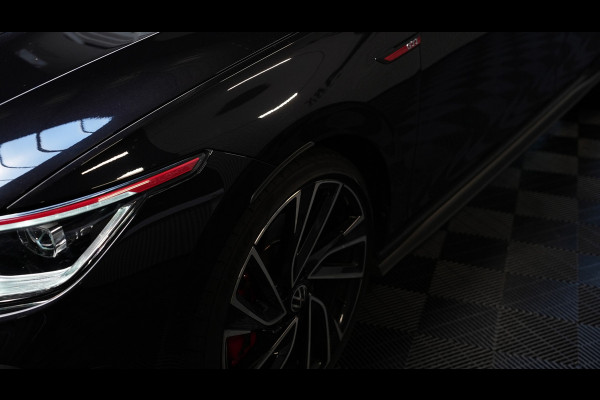 Volkswagen Golf 2.0 TSI GTI IQ LIGHTS/HARMAN KARDON/CARPLAY/BLINDSPOT/STOELVERWARMING/APK/245PK