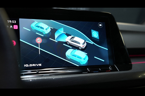 Volkswagen Golf 2.0 TSI GTI IQ LIGHTS/HARMAN KARDON/CARPLAY/BLINDSPOT/STOELVERWARMING/APK/245PK