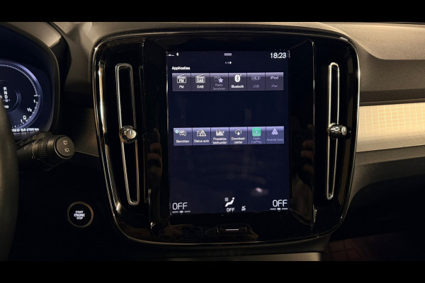 Volvo XC40 1.5 T4 Recharge | Trekhaak| Dodehoek |ACC | Carplay | Elektrische kofferklep| Camera achter