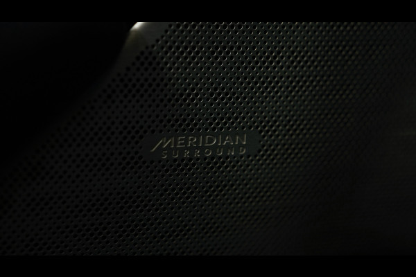 Land Rover Range Rover Velar 3.0 V6 SC AWD R-Dynamic HSE R DYNAMIC PANO/HUD/KEYLESS/NIGHTPAKKET/CARPLAY/STOELVERKOELING/BOMVOL!