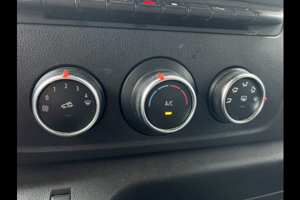 Renault Master T35 2.3 dCi 135 L2H2