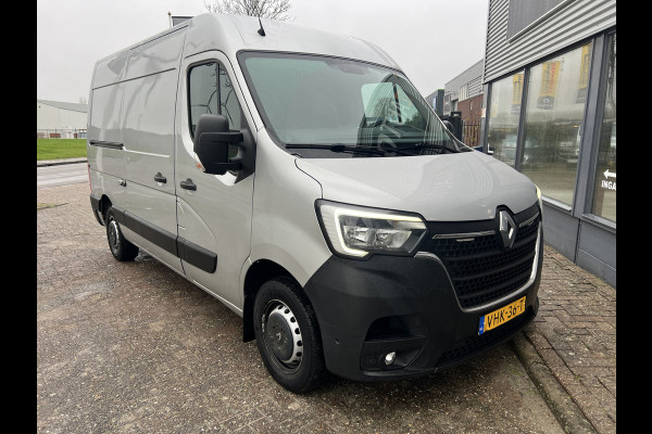 Renault Master T35 2.3 dCi 135 L2H2