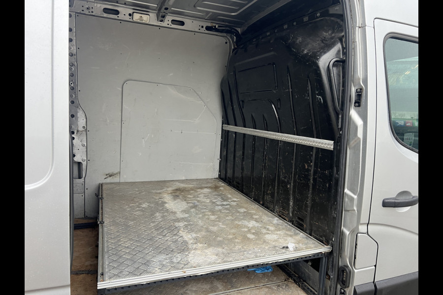 Renault Master T35 2.3 dCi 135 L2H2