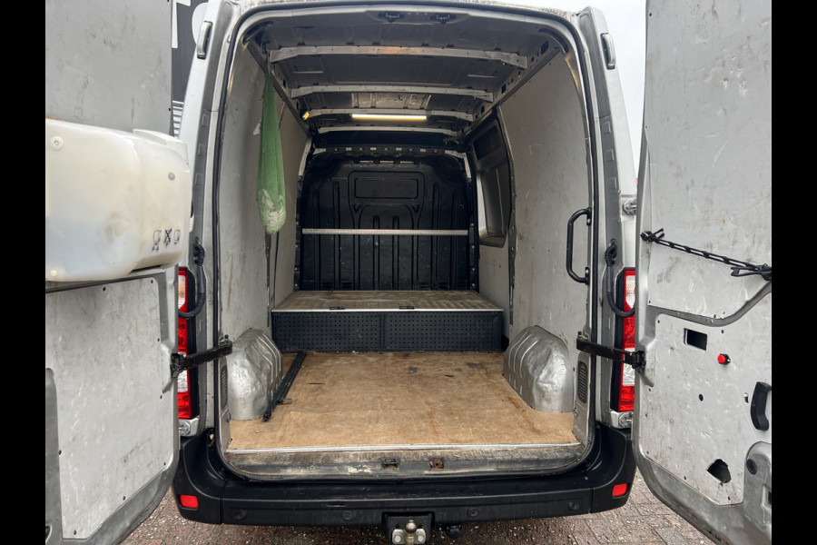 Renault Master T35 2.3 dCi 135 L2H2