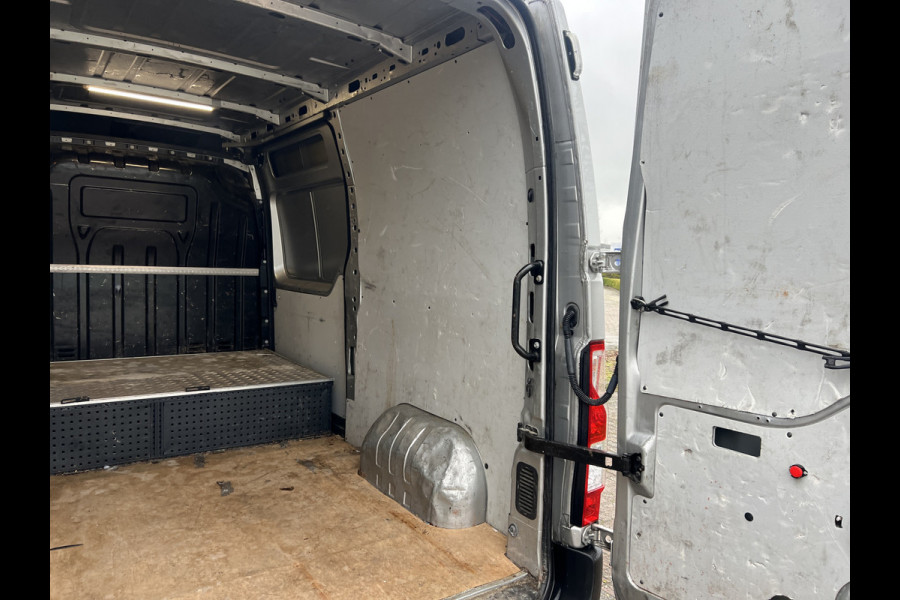 Renault Master T35 2.3 dCi 135 L2H2