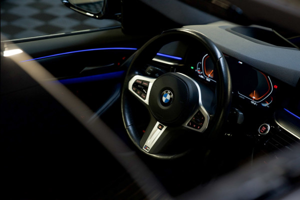 BMW 5 Serie 520i M-Sport PANO/HUD/360CAM/GARANTIE 2027/MEMORY/SFEERVERLICHTING/BOMVOL!