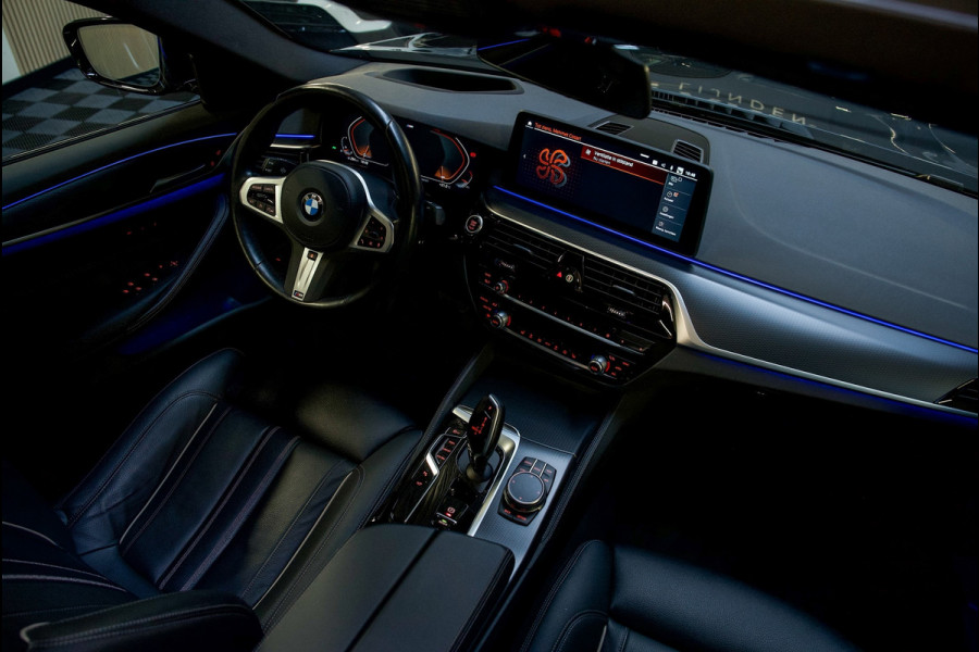 BMW 5 Serie 520i M-Sport PANO/HUD/360CAM/GARANTIE 2027/MEMORY/SFEERVERLICHTING/BOMVOL!