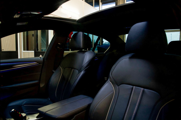 BMW 5 Serie 520i M-Sport PANO/HUD/360CAM/GARANTIE 2027/MEMORY/SFEERVERLICHTING/BOMVOL!