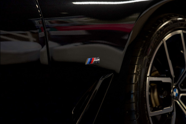 BMW 5 Serie 520i M-Sport PANO/HUD/360CAM/GARANTIE 2027/MEMORY/SFEERVERLICHTING/BOMVOL!