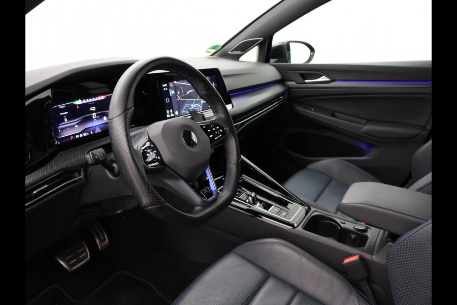 Volkswagen Golf R 2.0 TSI R 4MOTION 320 PK + AKRAPOVIC UITLAAT | PANORAMA | STOELVENTILATIE | HARMAN/KARDON | NAPPA LEDER