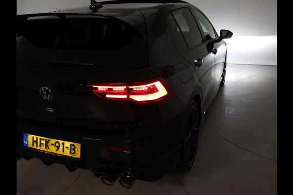 Volkswagen Golf R 2.0 TSI R 4MOTION 320 PK + AKRAPOVIC UITLAAT | PANORAMA | STOELVENTILATIE | HARMAN/KARDON | NAPPA LEDER