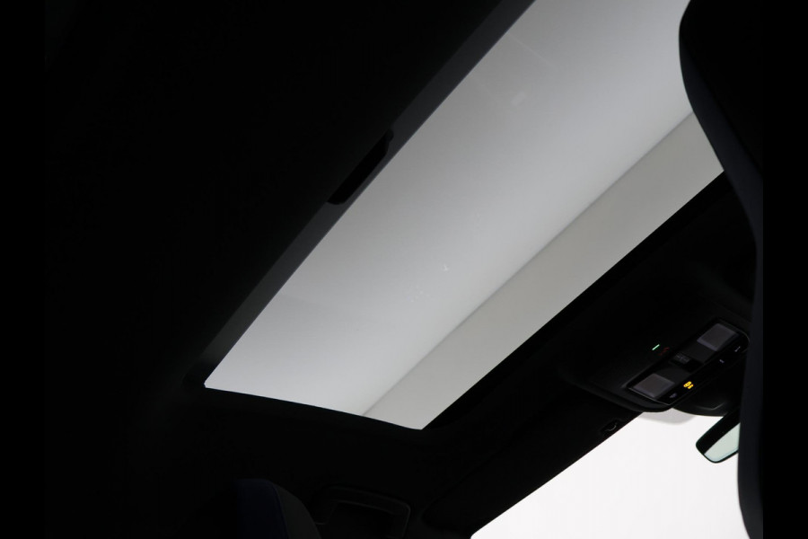 Volkswagen Golf R 2.0 TSI R 4MOTION 320 PK + AKRAPOVIC UITLAAT | PANORAMA | STOELVENTILATIE | HARMAN/KARDON | NAPPA LEDER