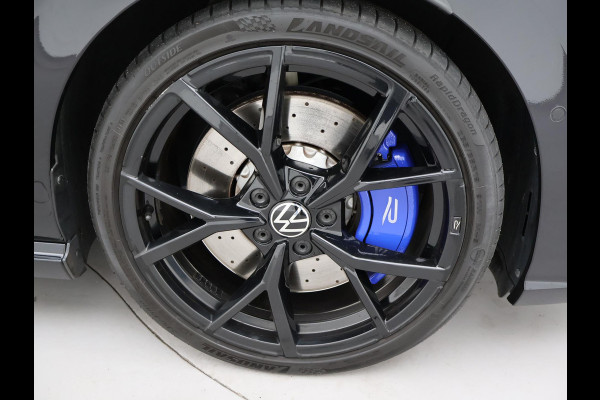 Volkswagen Golf R 2.0 TSI R 4MOTION 320 PK + AKRAPOVIC UITLAAT | PANORAMA | STOELVENTILATIE | HARMAN/KARDON | NAPPA LEDER