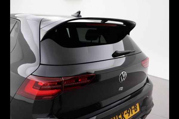 Volkswagen Golf R 2.0 TSI R 4MOTION 320 PK + AKRAPOVIC UITLAAT | PANORAMA | STOELVENTILATIE | HARMAN/KARDON | NAPPA LEDER