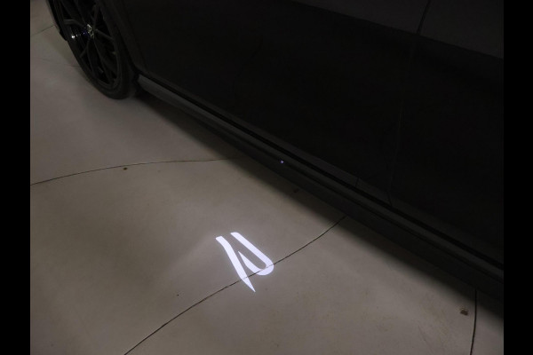 Volkswagen Golf R 2.0 TSI R 4MOTION 320 PK + AKRAPOVIC UITLAAT | PANORAMA | STOELVENTILATIE | HARMAN/KARDON | NAPPA LEDER