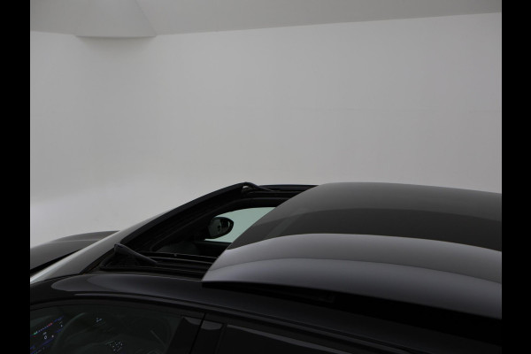 Volkswagen Golf R 2.0 TSI R 4MOTION 320 PK + AKRAPOVIC UITLAAT | PANORAMA | STOELVENTILATIE | HARMAN/KARDON | NAPPA LEDER