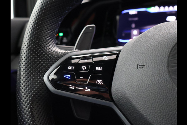 Volkswagen Golf R 2.0 TSI R 4MOTION 320 PK + AKRAPOVIC UITLAAT | PANORAMA | STOELVENTILATIE | HARMAN/KARDON | NAPPA LEDER